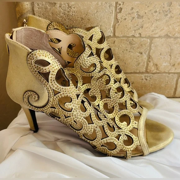 J. Renee Gold Lattice or Lace Patterned 3” Stiletto Heels Women’s Size 11 - Picture 3 of 7